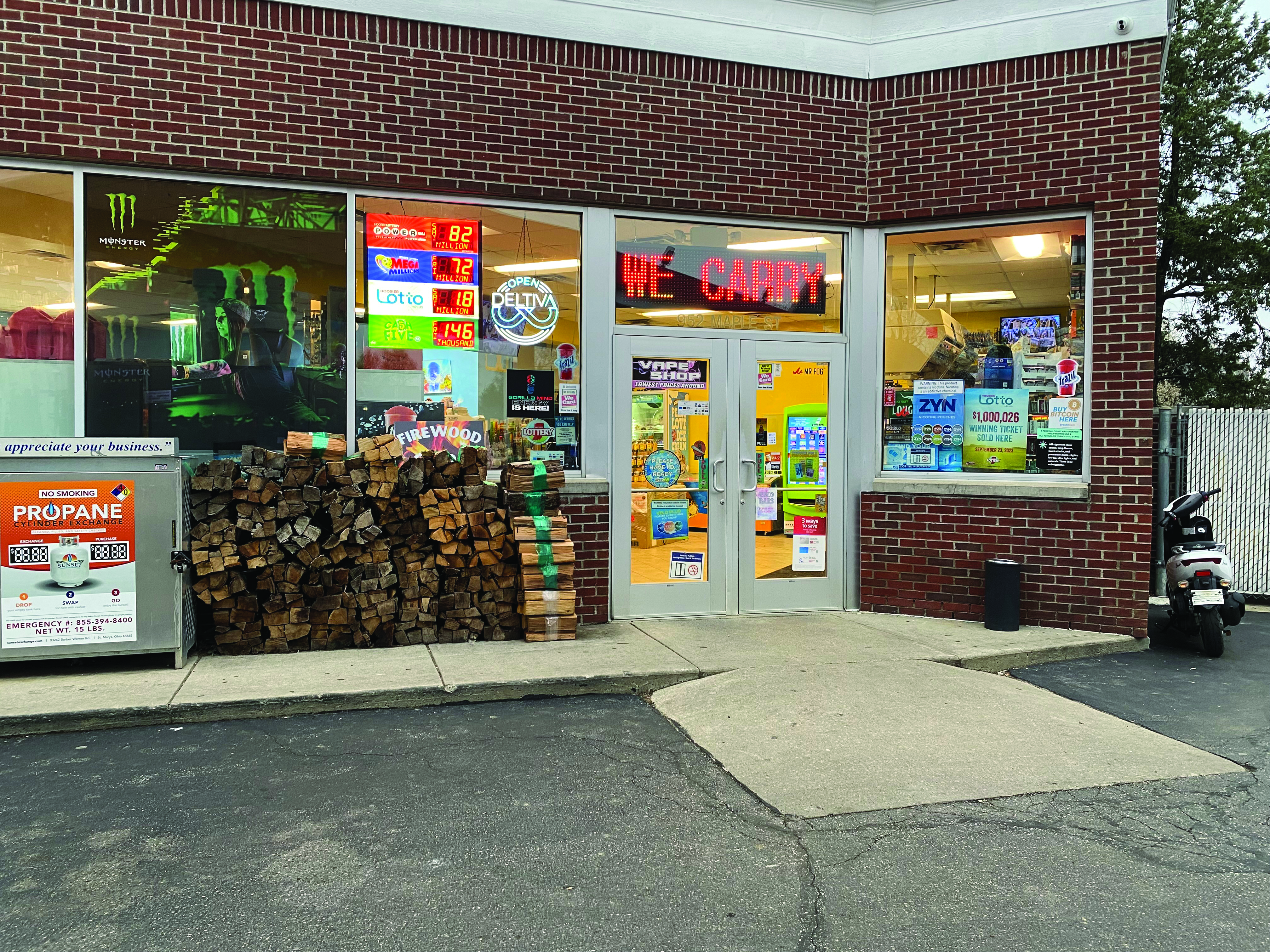Moos_Market_outside.jpg
